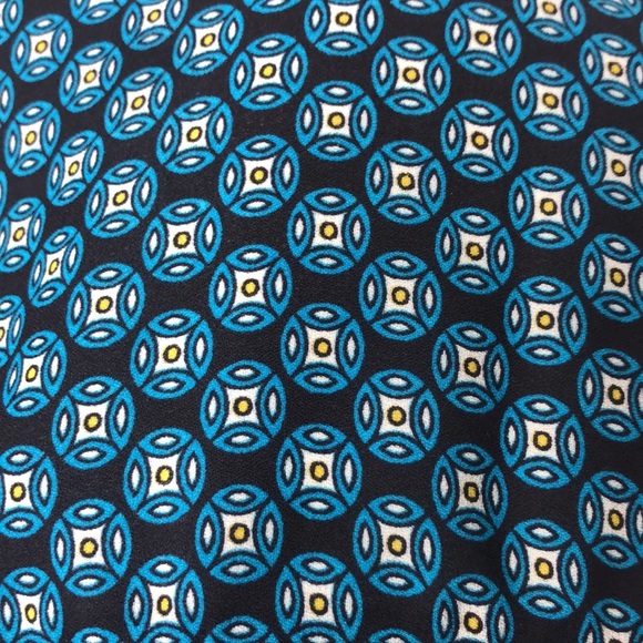 Forever 21 Wrap Style Medallion Print Career Top Blouse Shirt Sz S - Picture 8 of 11